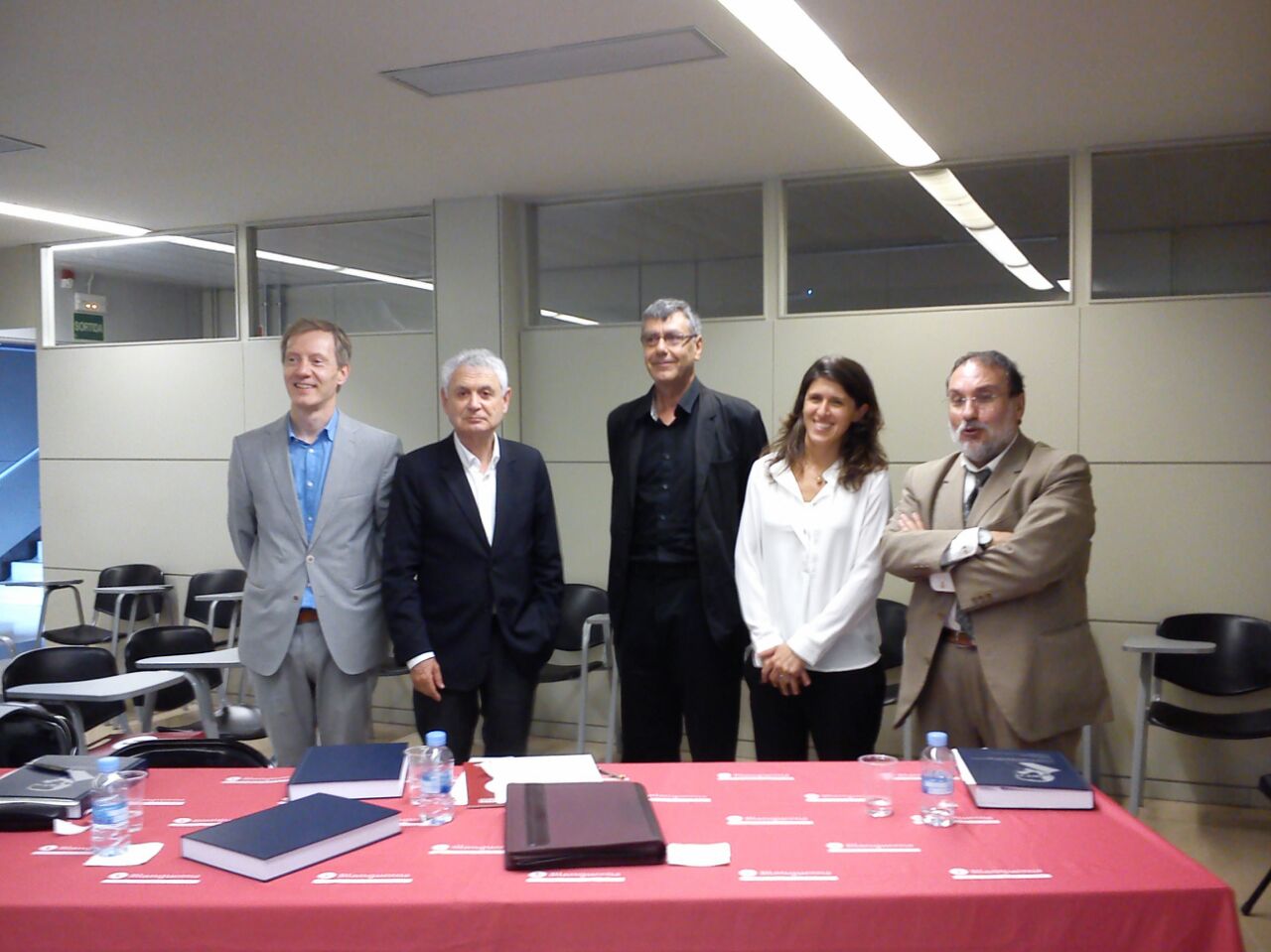 La historia de Roldós… se escribe con “t” de tesis doctoral.